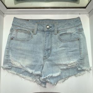 LIGHT DENIM JEAN SHORTS